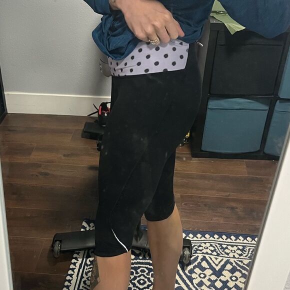 Lululemon Run Crop Black Polka Dot - Picture 7 of 8